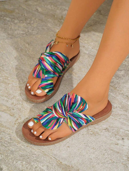 صنادل مسطحة للنساء