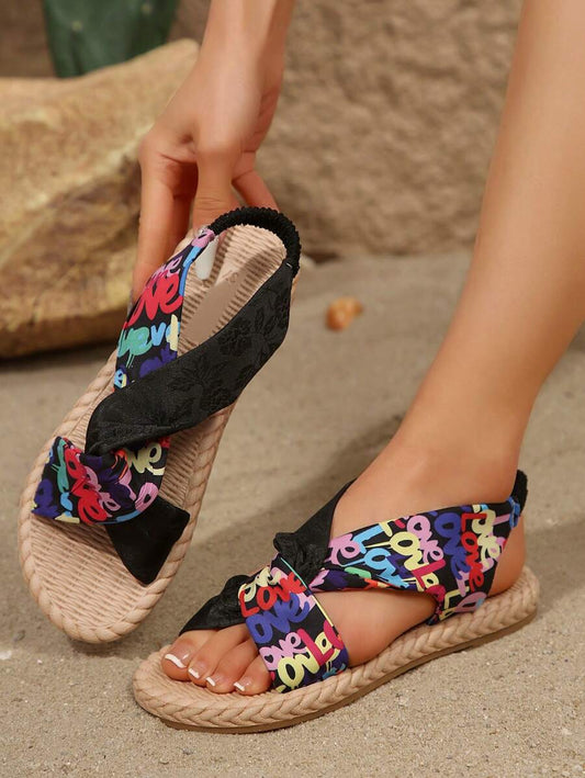 صنادل خفيفة للنساء مصنوعة من قماش معقود