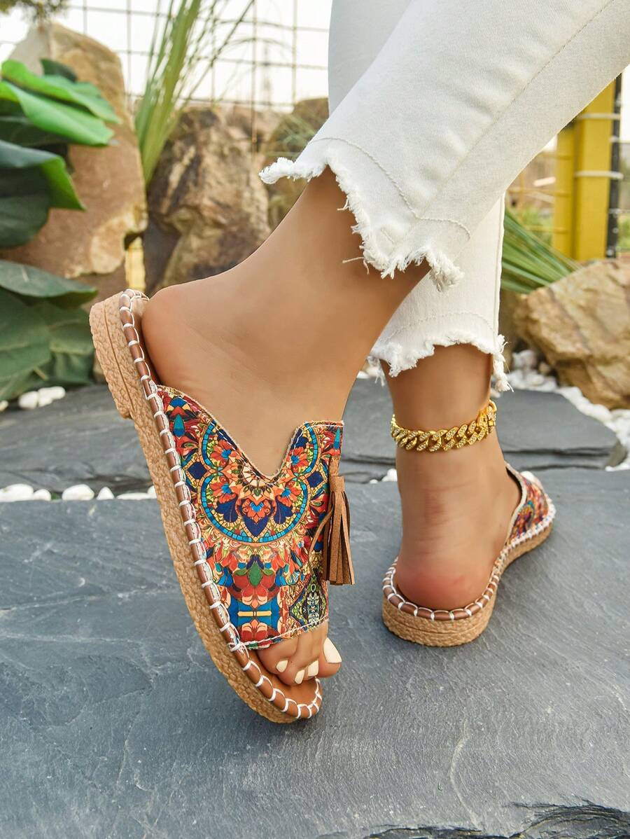 صنادل نسائية مسطحة