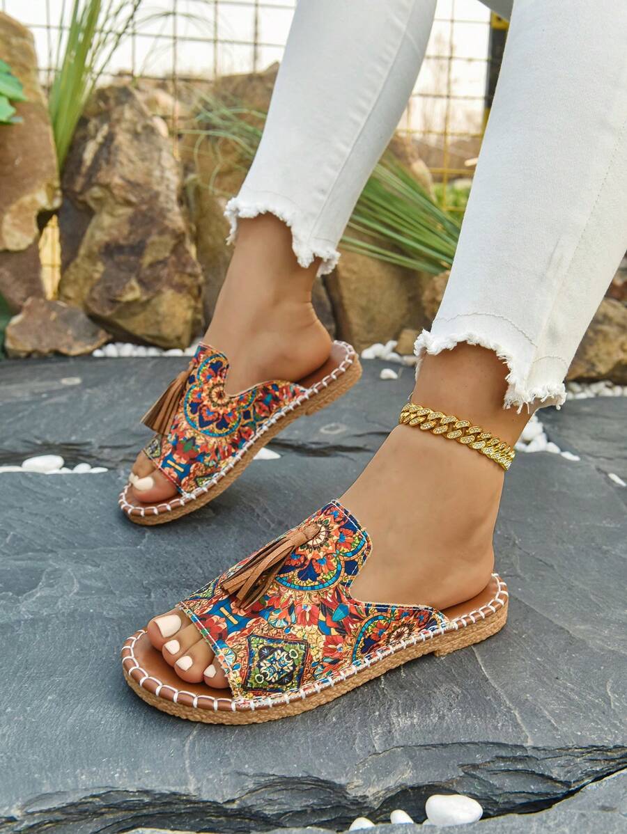 صنادل نسائية مسطحة