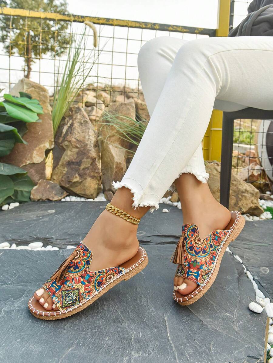 صنادل نسائية مسطحة