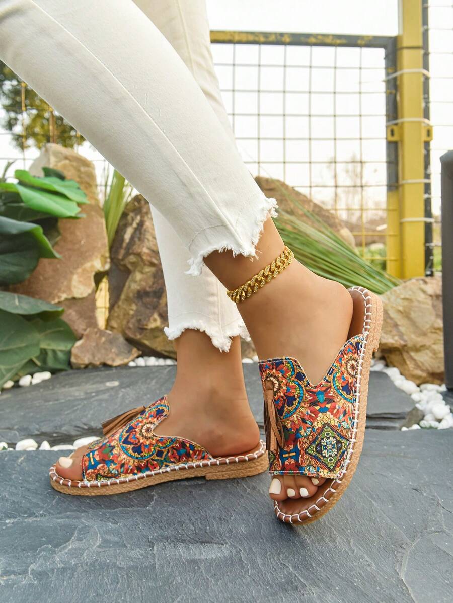 صنادل نسائية مسطحة