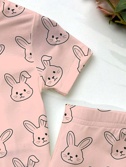 بدلة بنطلون و تي شيرت وردي مطبوع عليه أرنب