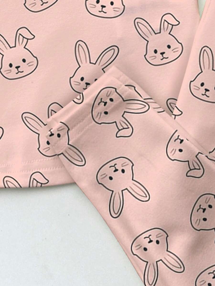 بدلة بنطلون و تي شيرت وردي مطبوع عليه أرنب