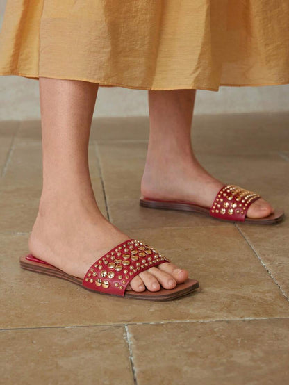 صنادل شقة مفتوحة الأصبع ذات لون متباين للنساء
