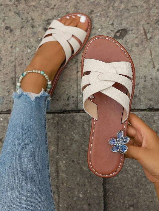 صنادل نسائية