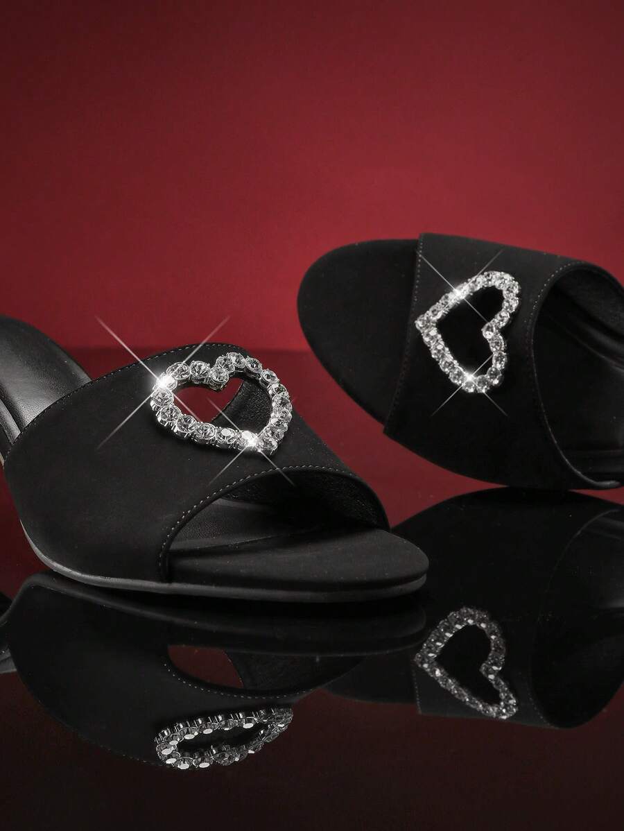 صنادل نسائية