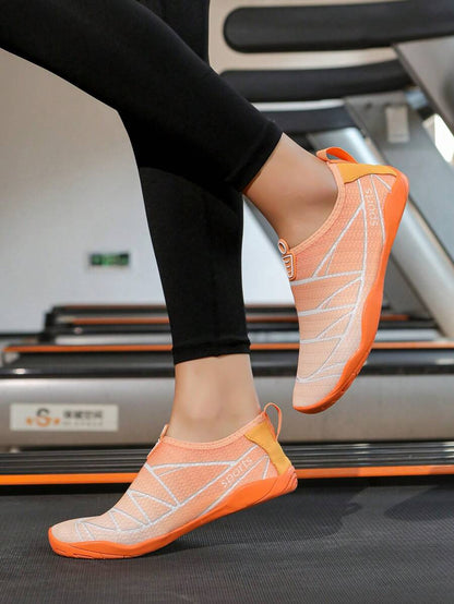 زوج من أحذية المياه الخفيفة