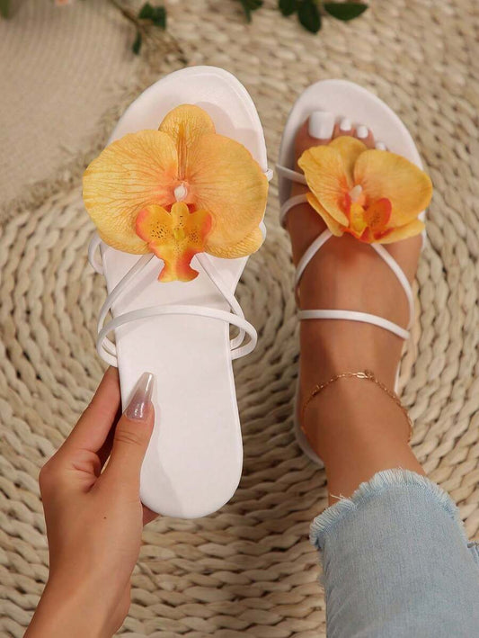 صنادل نسائية