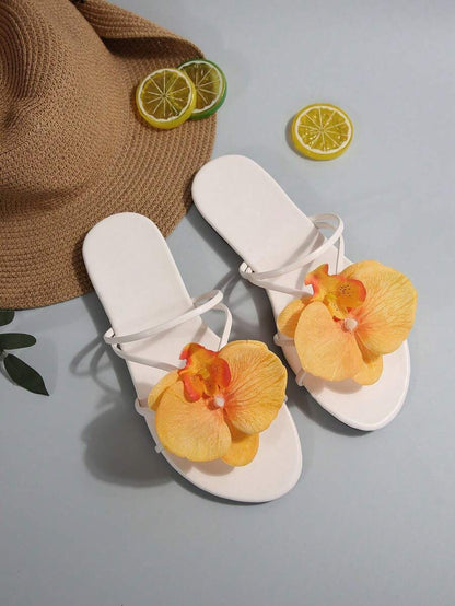 صنادل نسائية