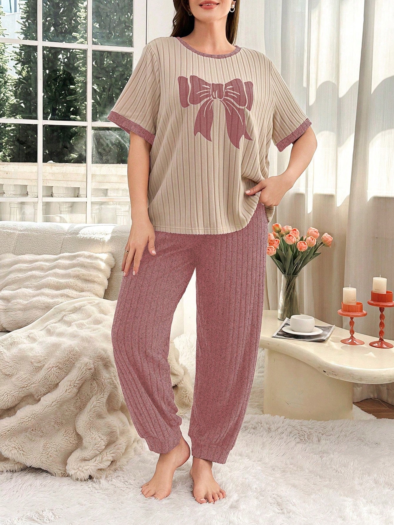 طقم بيجامة قطنية ناعمة ذات أكمام قصيرة بطباعة فراشة وشريط ملون في الخصر وبنطال، مقاس كبير الحجم