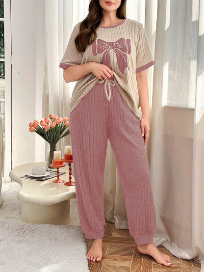 طقم بيجامة قطنية ناعمة ذات أكمام قصيرة بطباعة فراشة وشريط ملون في الخصر وبنطال، مقاس كبير الحجم