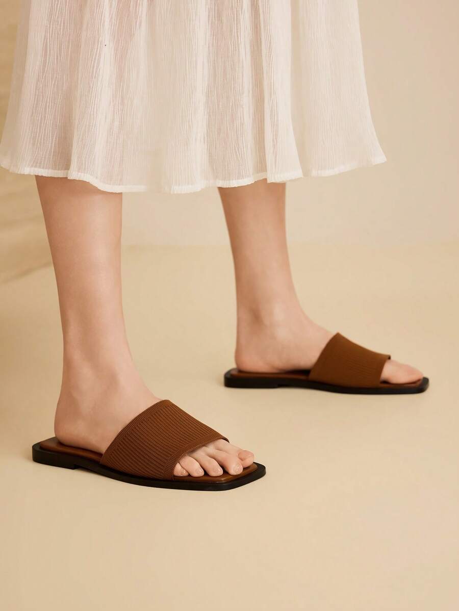 صنادل نسائية