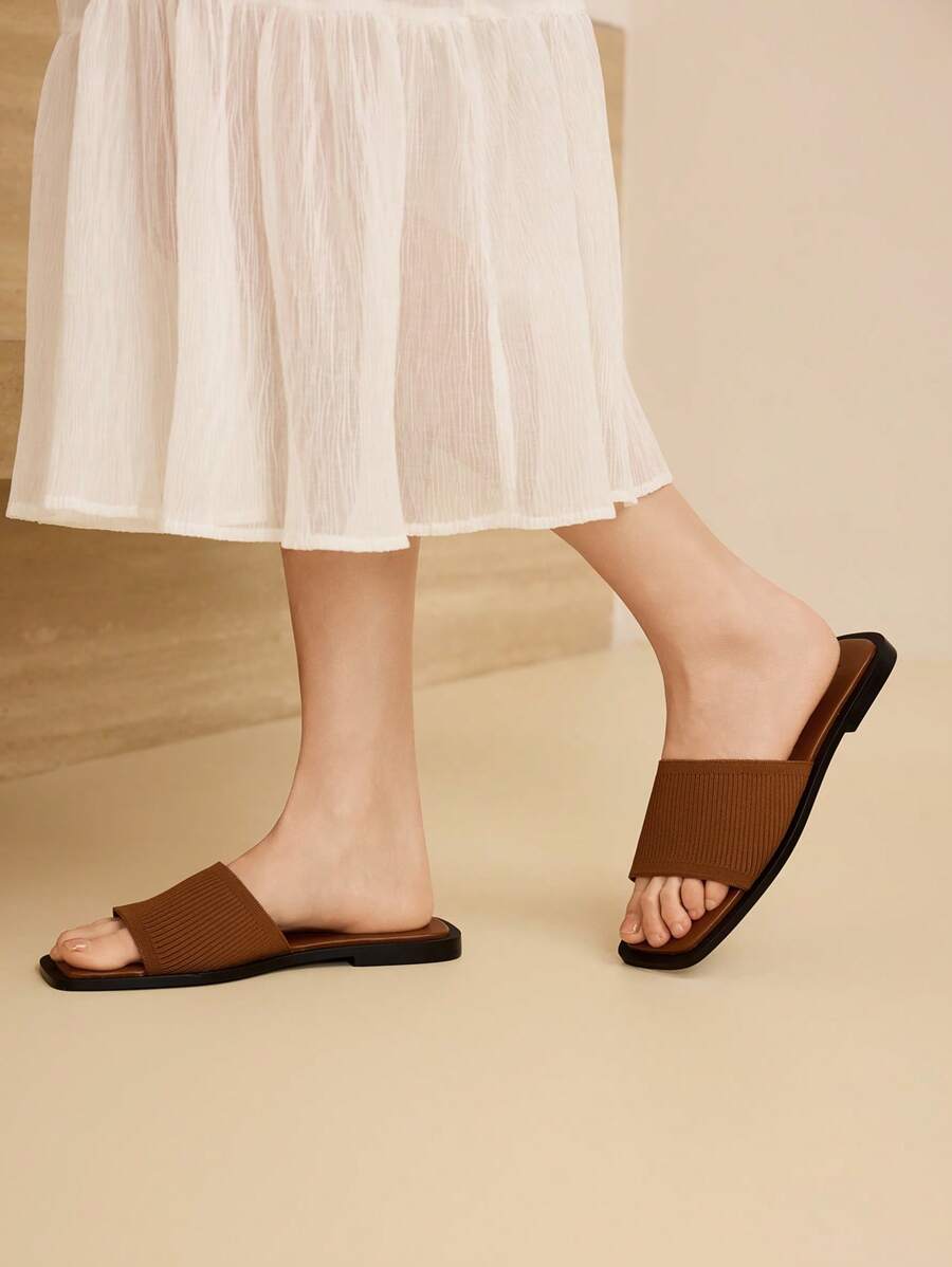 صنادل نسائية