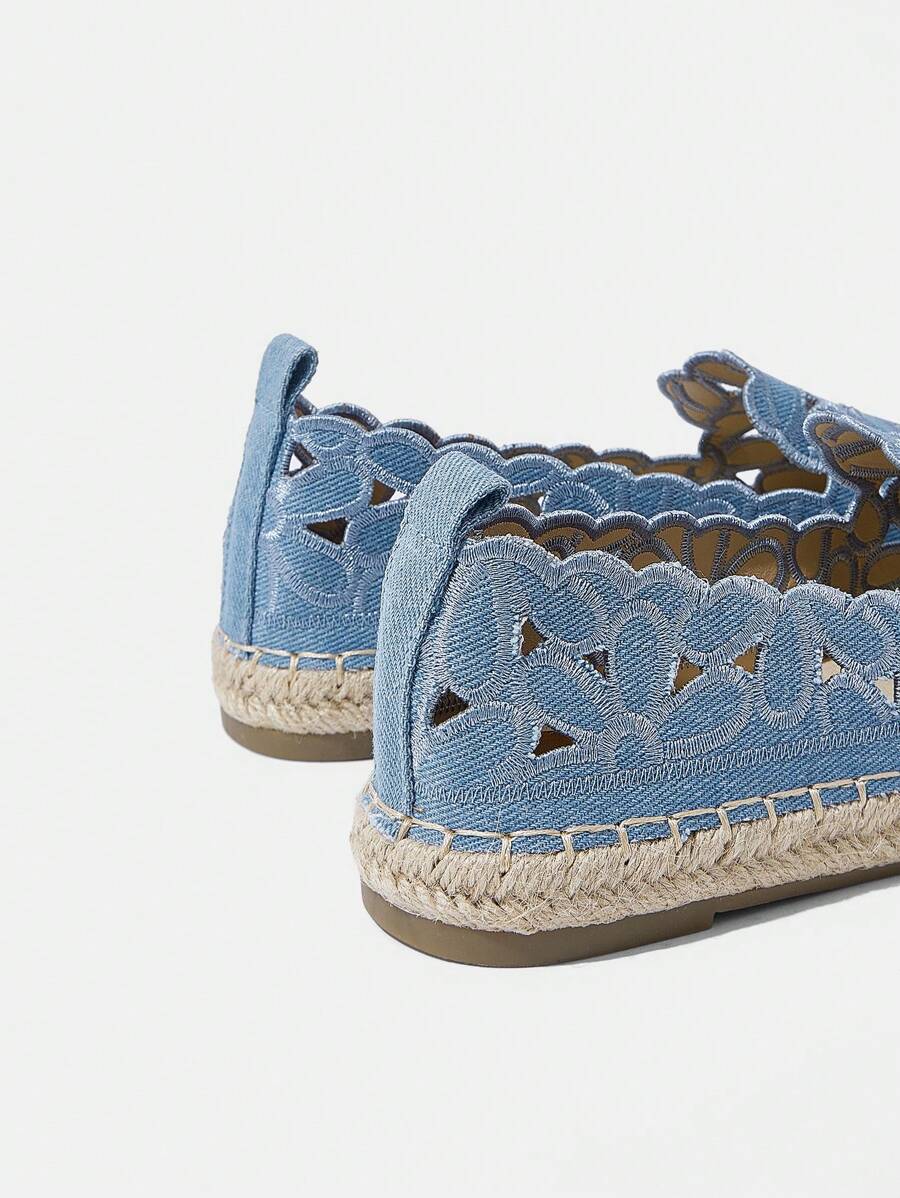 صنادل نسائية