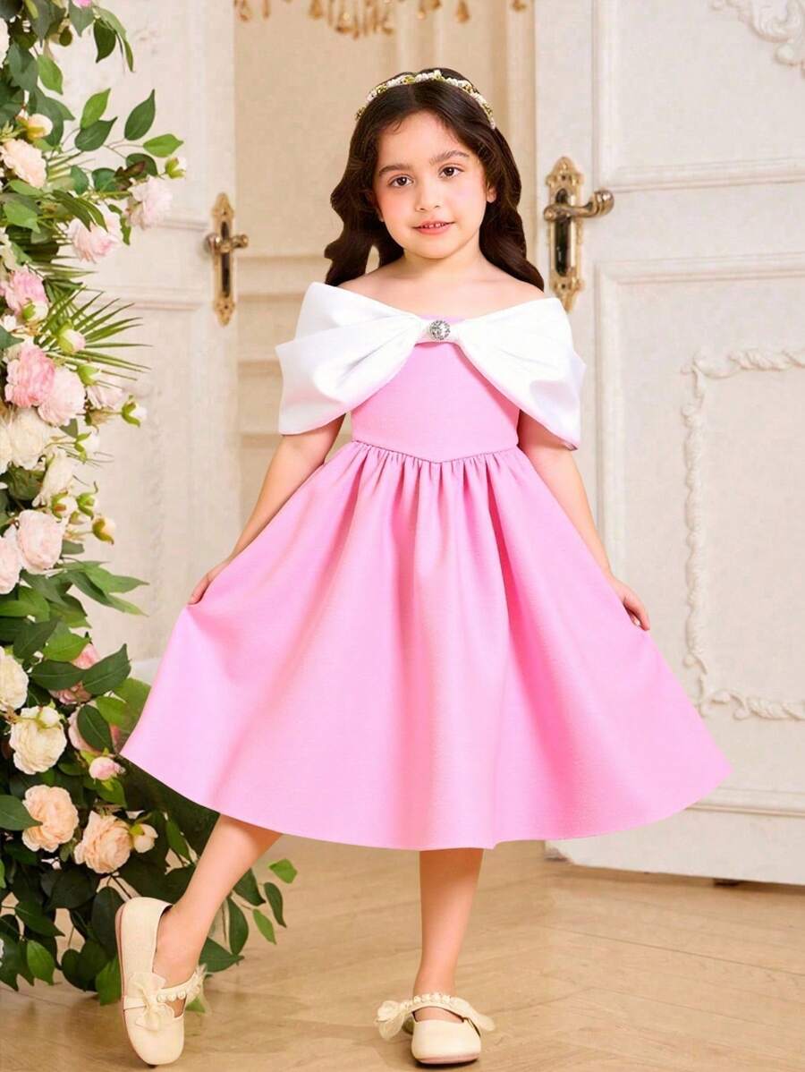 فساتين طفلة صغيرة