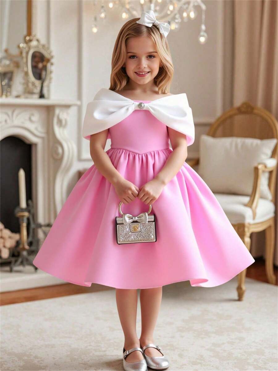 فساتين طفلة صغيرة