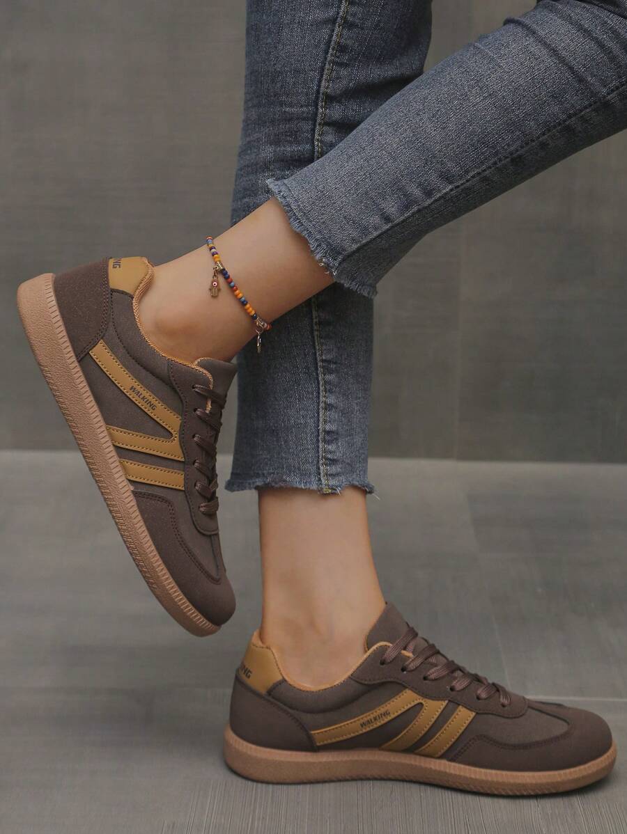 حذاء نسائي رياضي