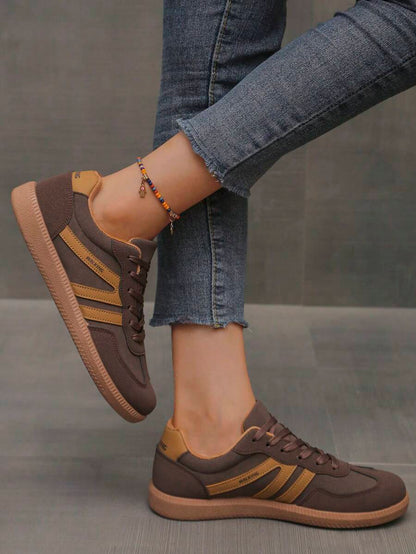 حذاء نسائي رياضي