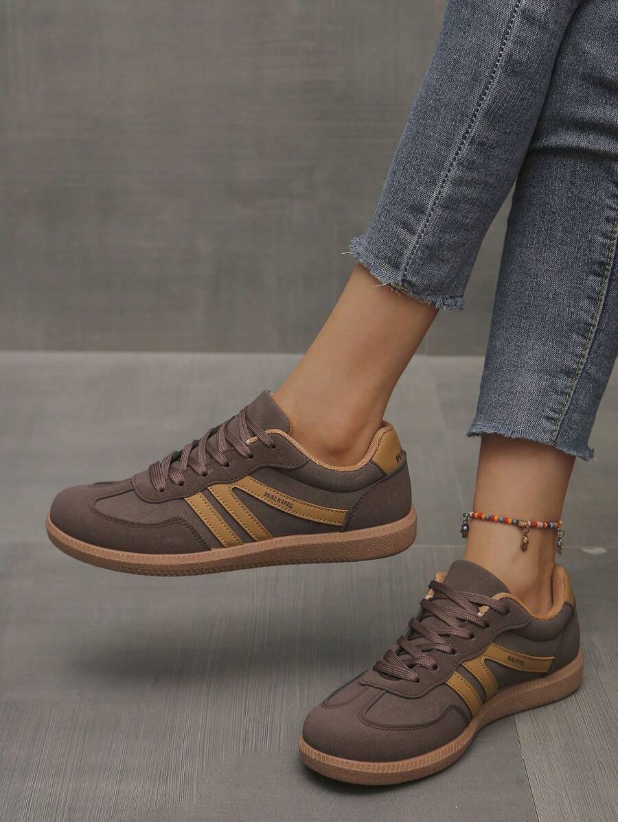 حذاء نسائي رياضي