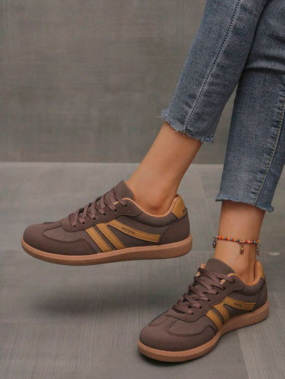 حذاء نسائي رياضي