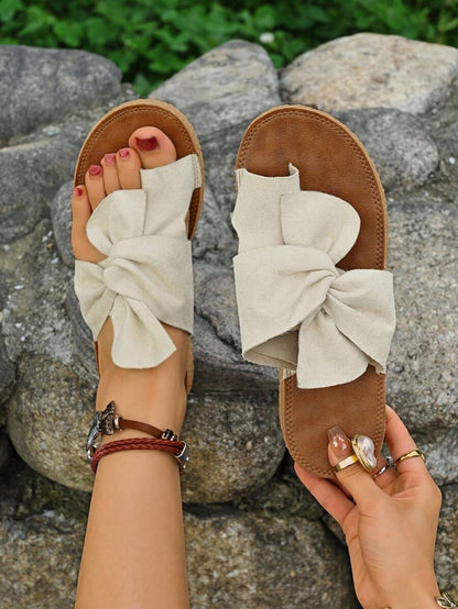 صنادل نسائية مسطحة