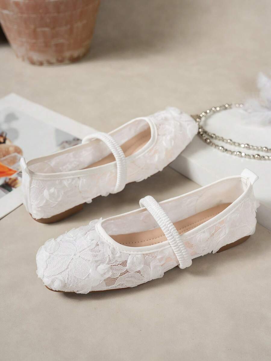 حذاء مسطح للنساء