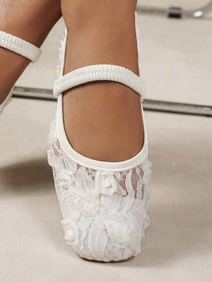 حذاء مسطح للنساء