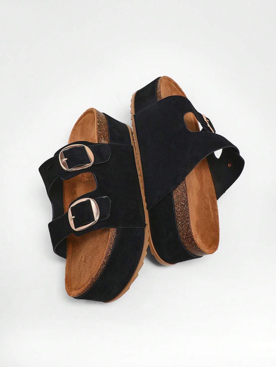 صنادل نسائية