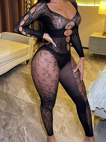 ملابس داخلية مثيرة وأزياء غريبة