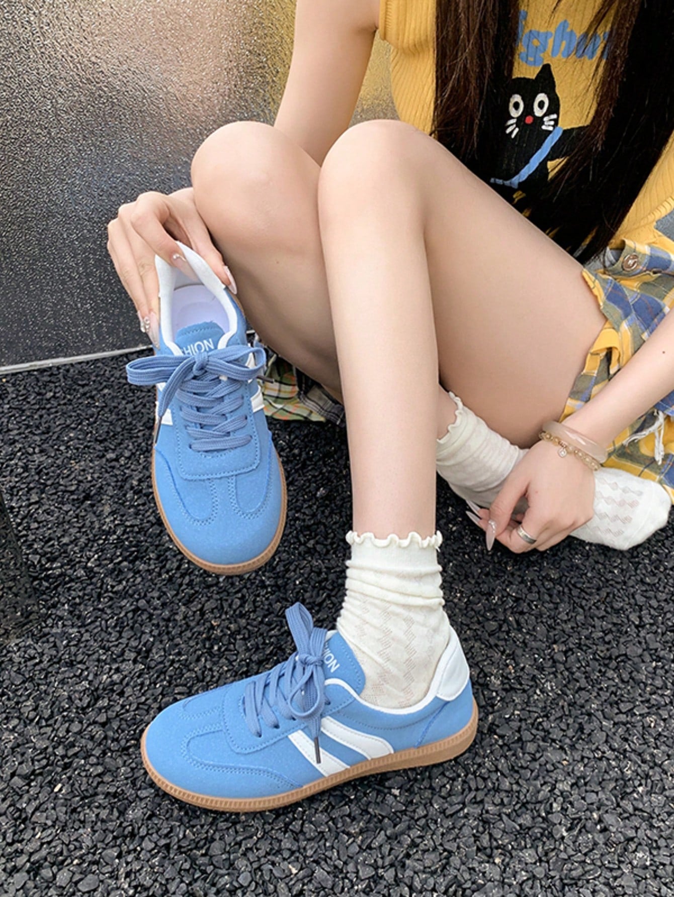 أحذية رياضية خارجية نسائية