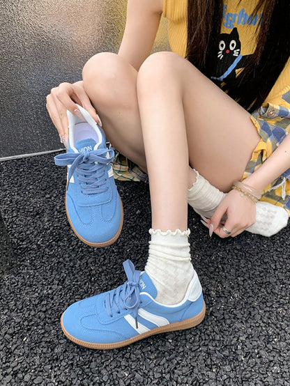 أحذية رياضية خارجية نسائية