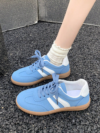 أحذية رياضية خارجية نسائية