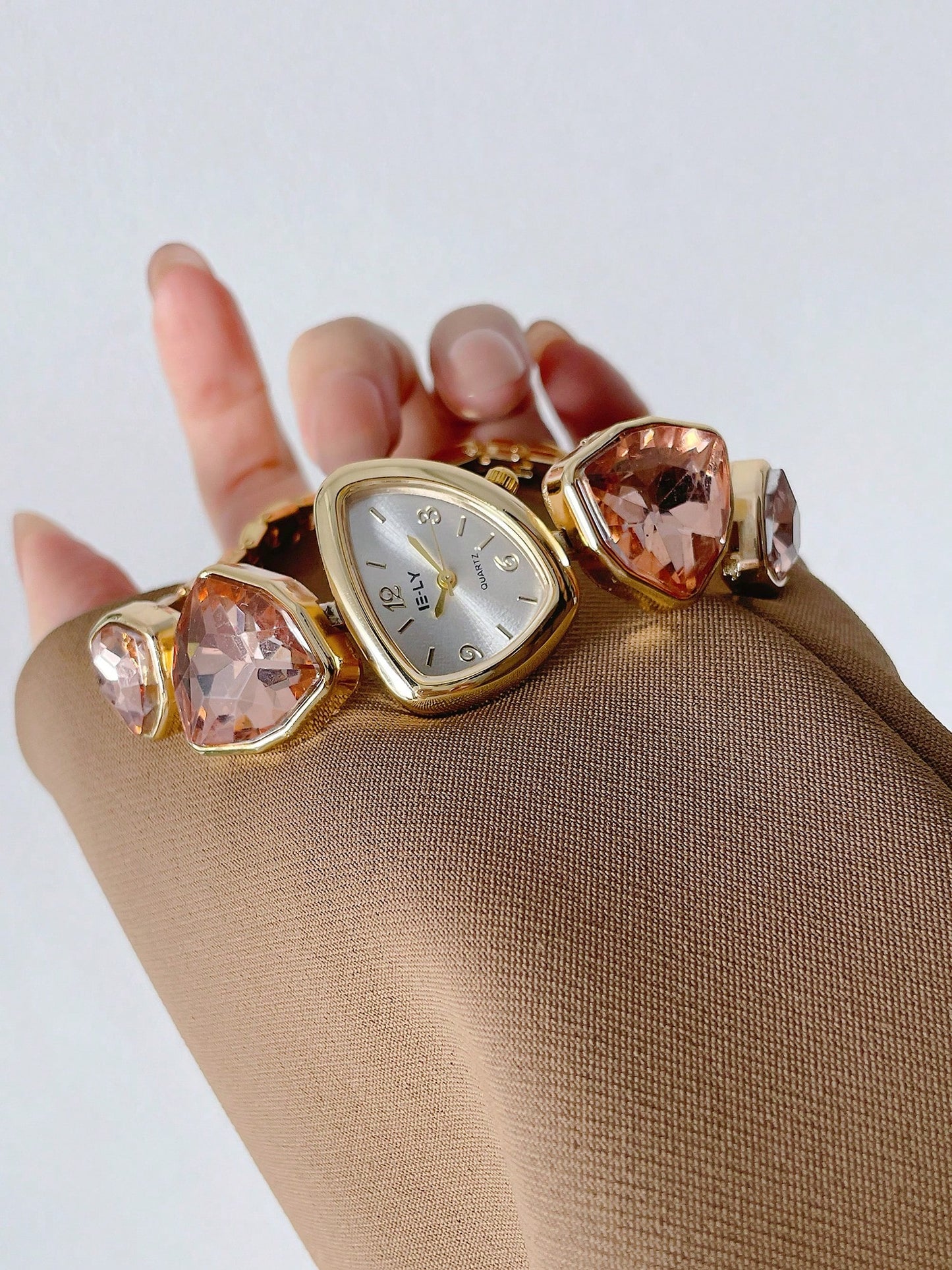 ساعات كوارتز نسائية