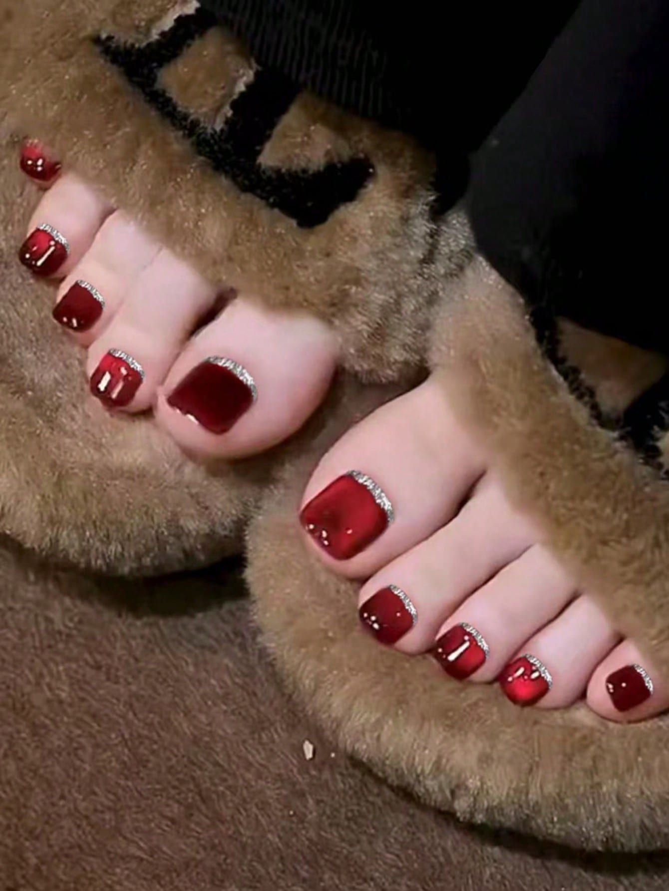 أظافر صناعية