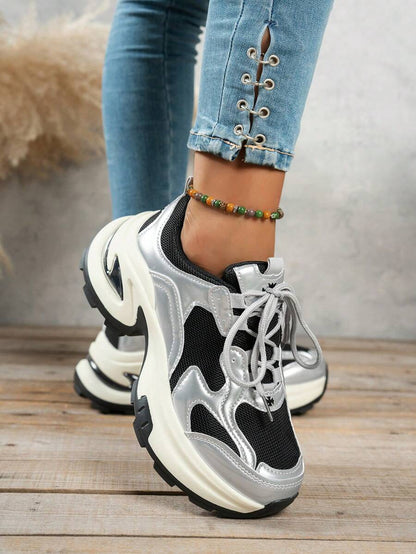 أحذية رياضية نسائية