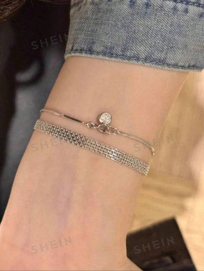 أساور نسائية