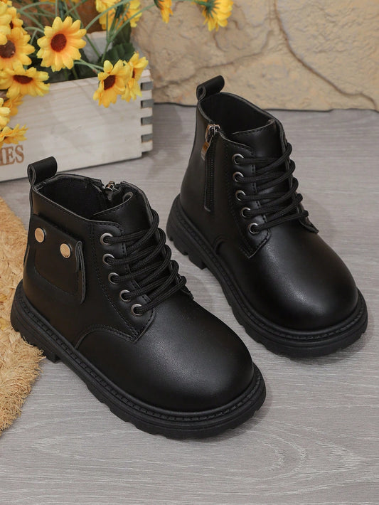 أحذية بناتية