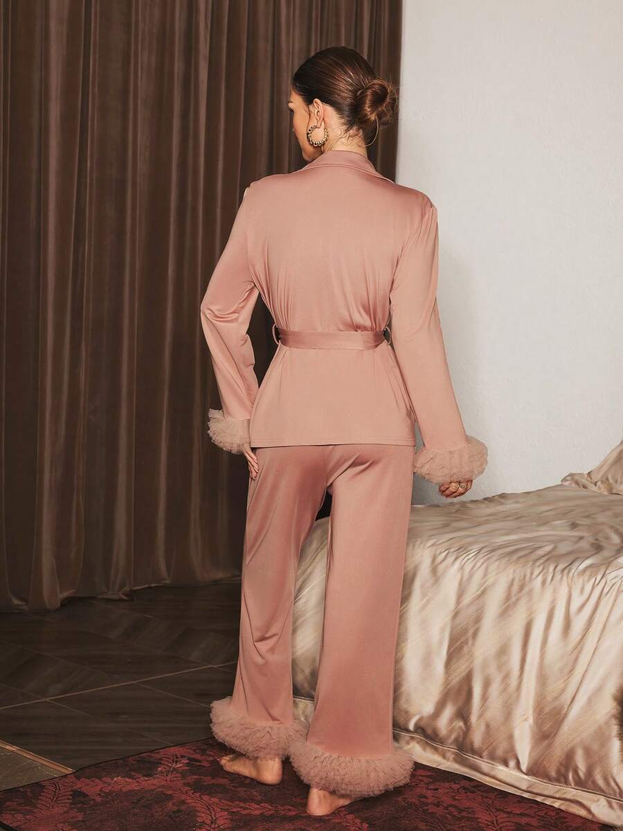 ملابس نوم نسائية