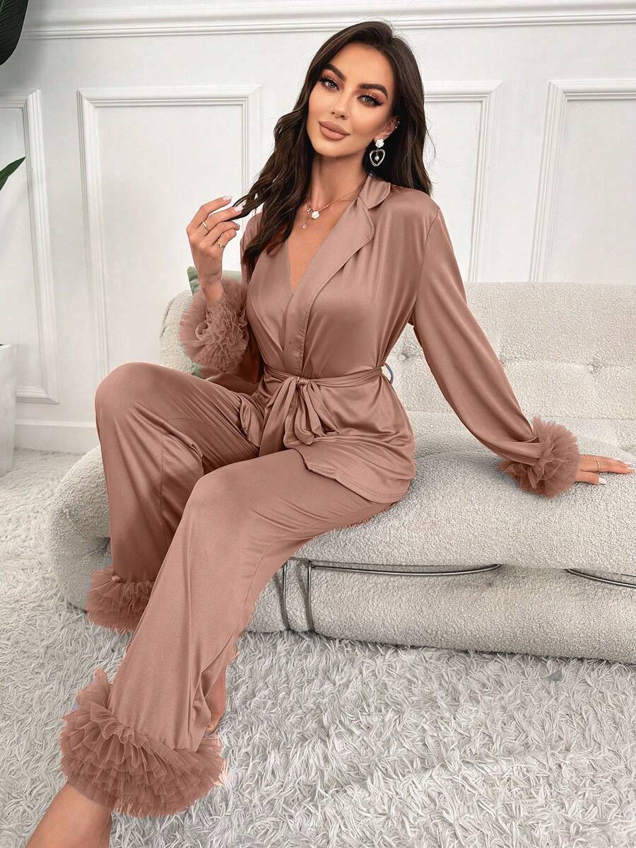 ملابس نوم نسائية