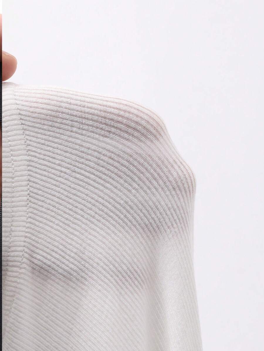 ملابس علوية نسائي