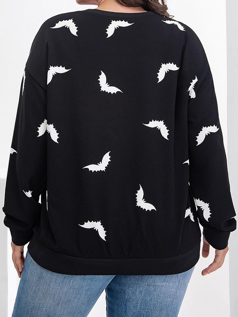 بلوزة بأكمام طويلة بطبعة خفاش