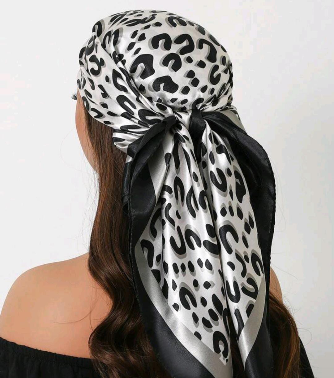 قطعة واحدة وشاح