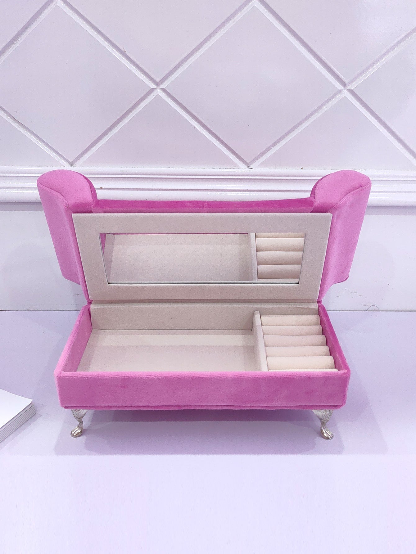 صندوق تخزين مجوهرات بتصميم أريكة محاكاة إبداعي لتخزين الأقراط، الخواتم، العناقيد وتنظيمها ، هدية لعيد الحب