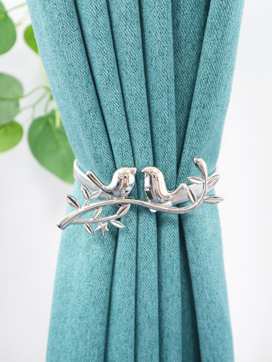 رباط او مشبك الستائر