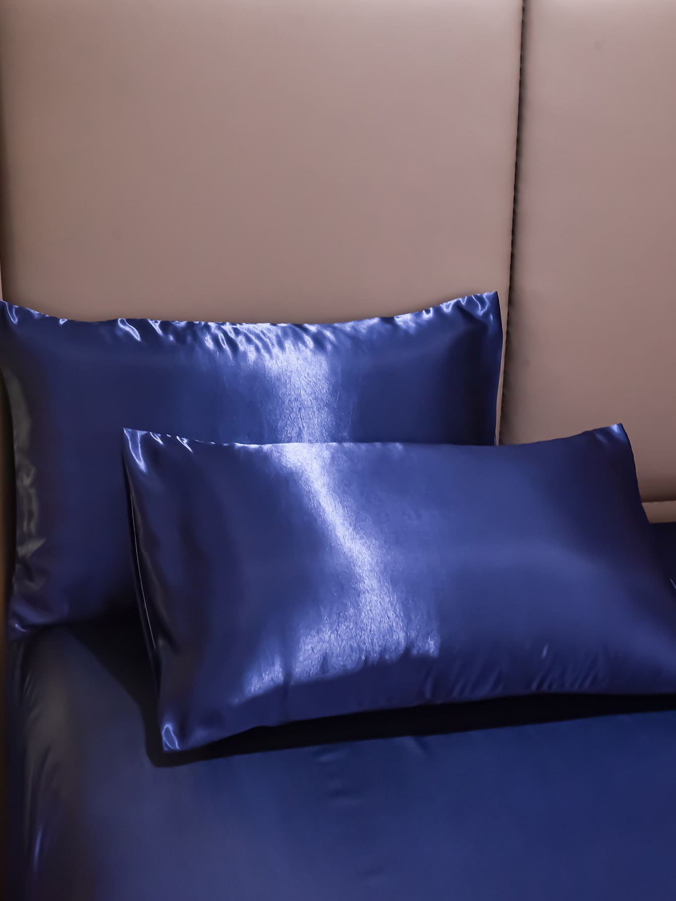 غطاء وسادة ساتان موحد اللون ناعم قطع