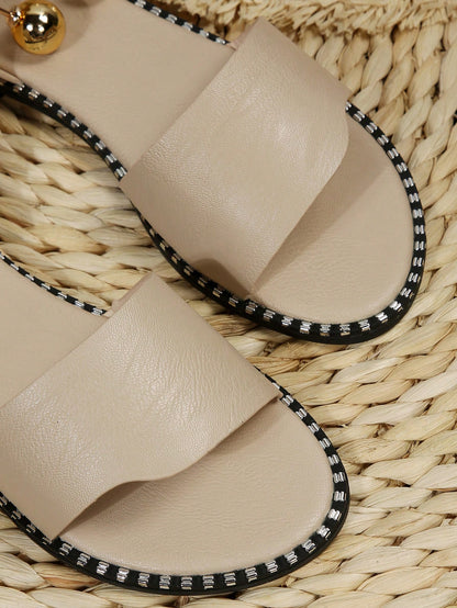 صنادل مسطحة نسائية