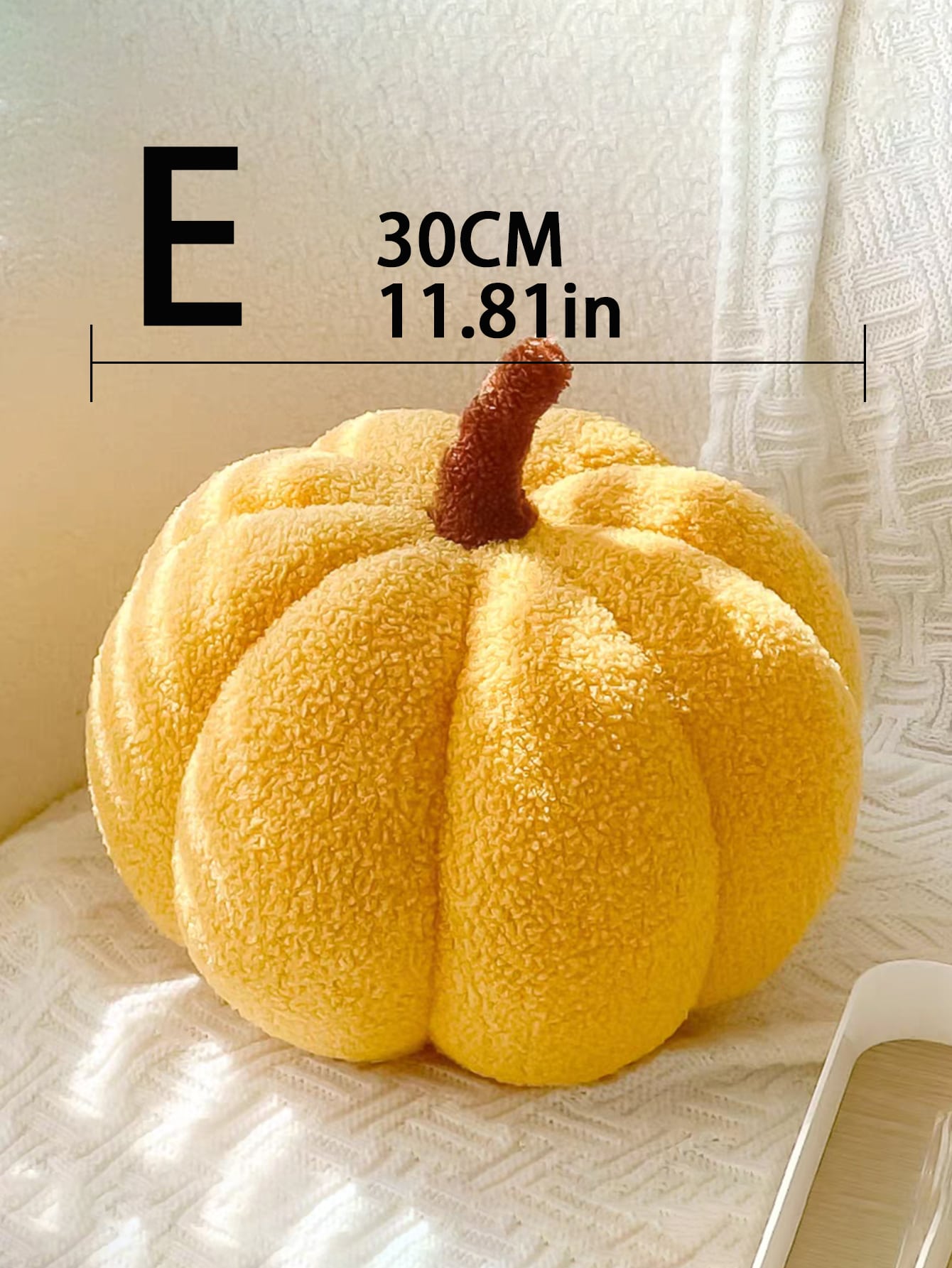 وسادات وبطانيات ديكور