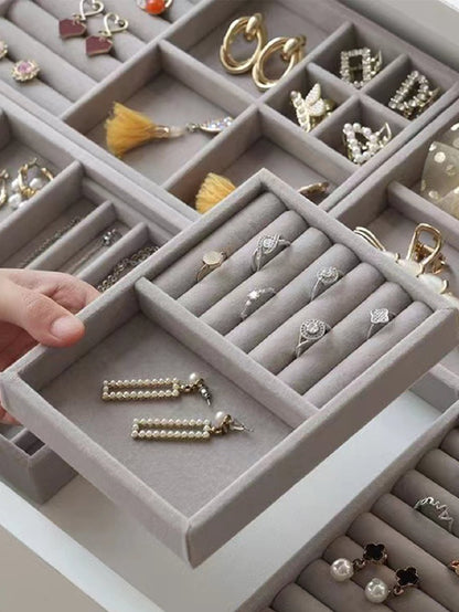 صندوق مجوهرات رمادي بسيط من الفيروغرا اللؤلؤي 1 قطعة ، منظم أقراط ، علبة مجوهرات مضادة للغبار بدرج, هدية للفالنتاين