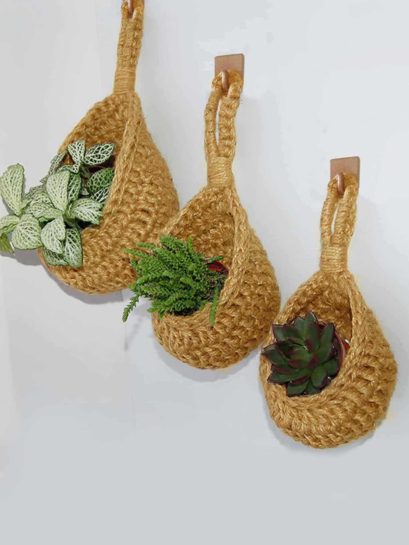 سلة معلقة جدران مضفرة على الطراز البوهيمي، سلة يدوية مضفرة للخضروات والفواكه في المطبخ لديكور بوهو في شكل دمعة للتخزين وزراعة النباتات وتنظيم الحاويات